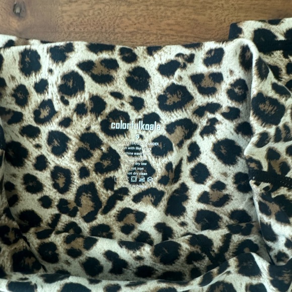 Like new, buttery soft leopard leggings - Picture 3 of 3